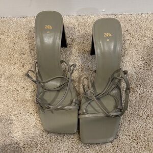 Zara Women's Elegant Gray Heels